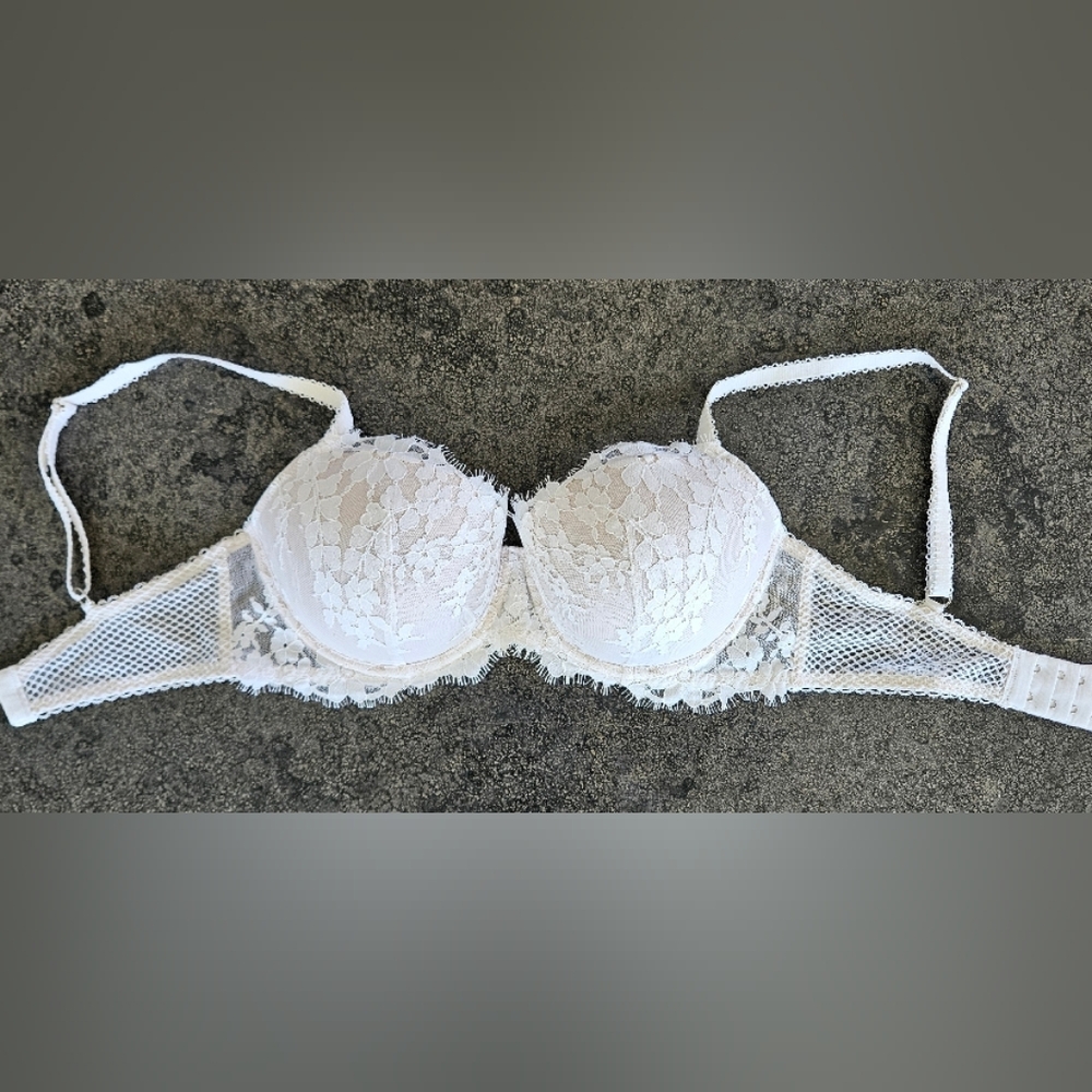 Victoria's Secret White Lace Bra